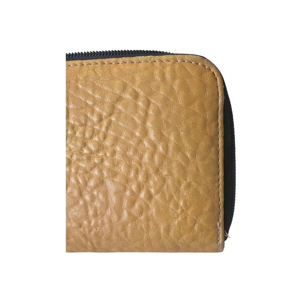 Steve Madden Zip Around Wallet Tan Pebble Leather‎ Gold Interior